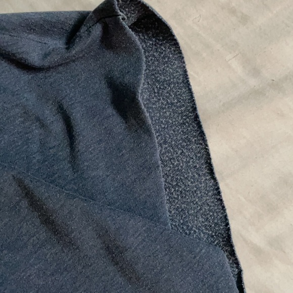 VTG Elizabeth & James Sweatshirt tee - Picture 9 of 15